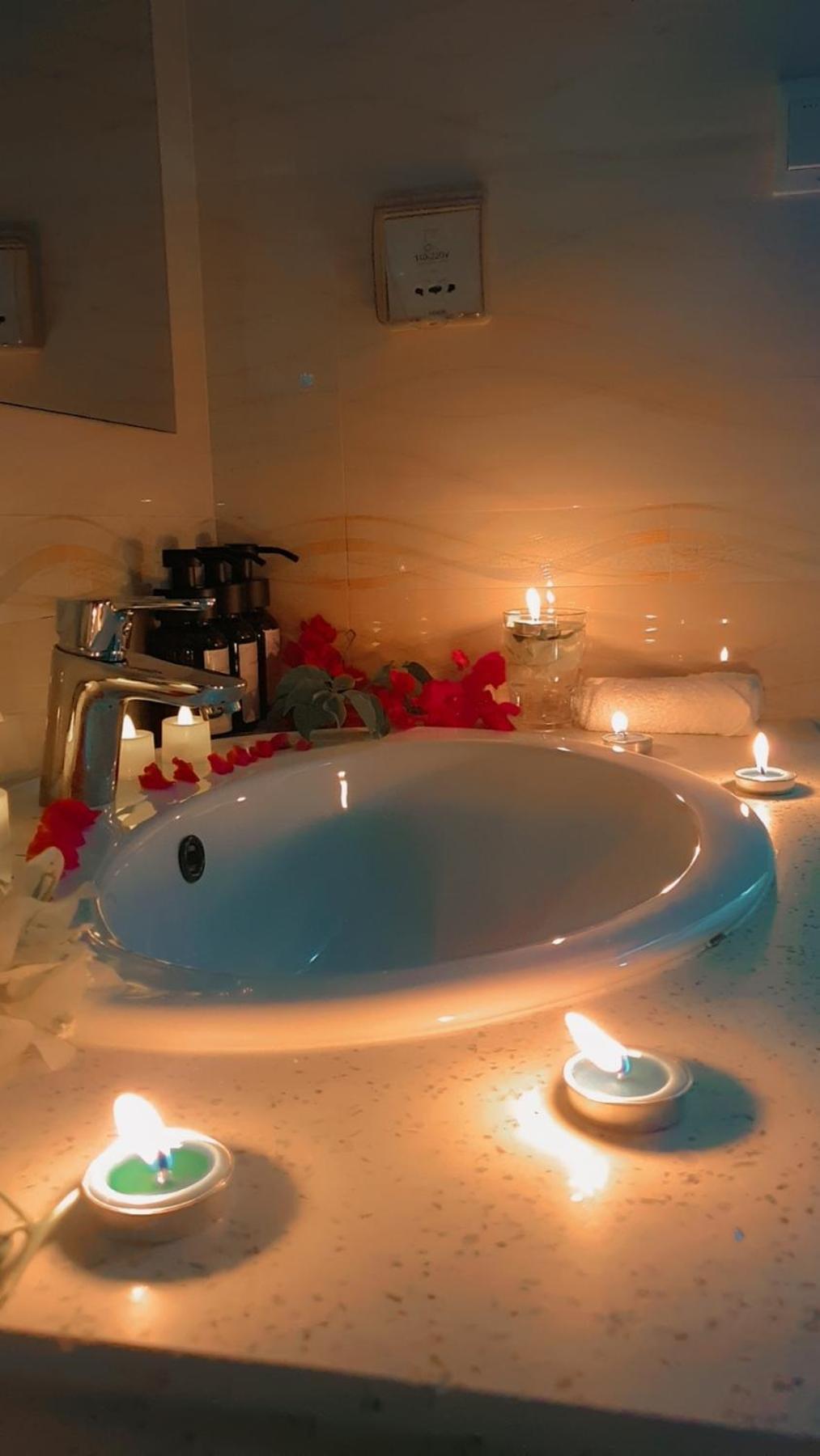 Abuharee Grand Hotel Addu Atol Buitenkant foto