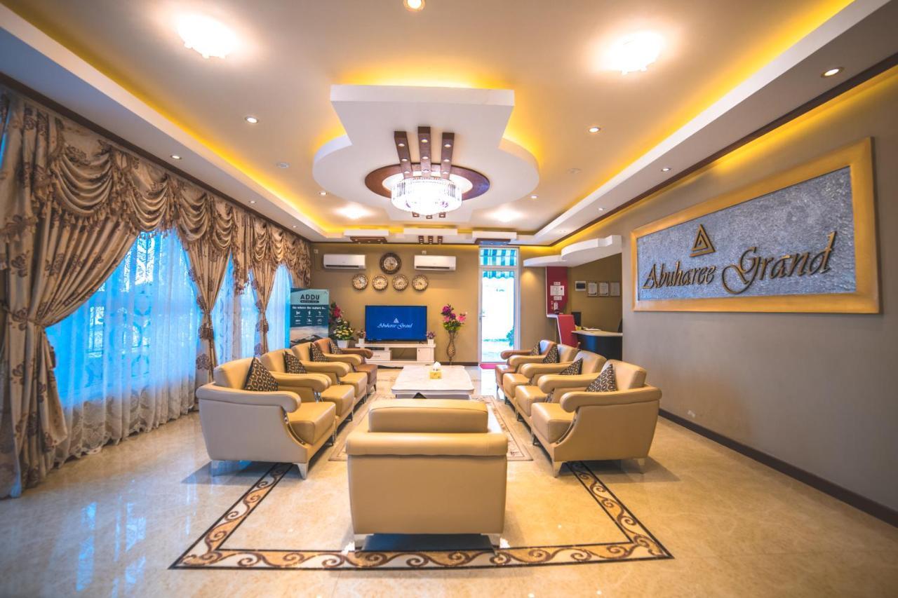 Abuharee Grand Hotel Addu Atol Buitenkant foto