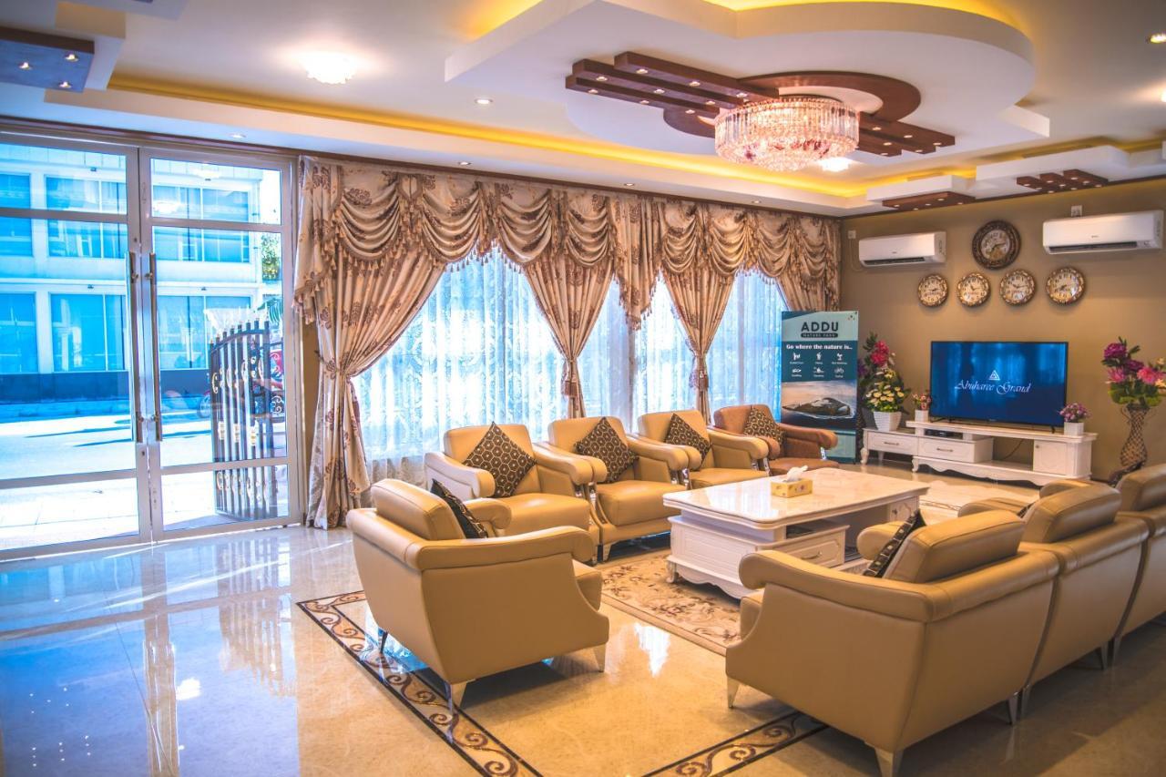 Abuharee Grand Hotel Addu Atol Buitenkant foto
