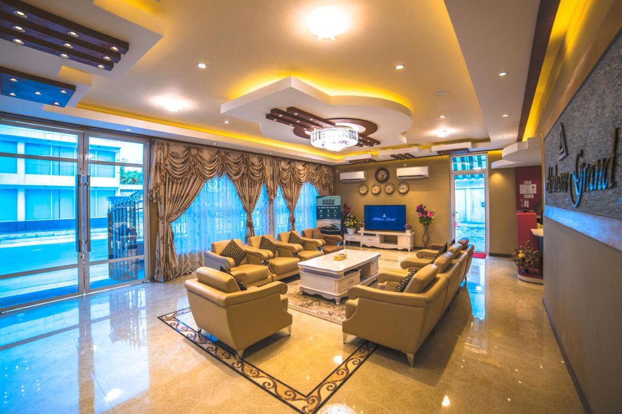 Abuharee Grand Hotel Addu Atol Buitenkant foto